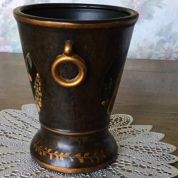 Vintage Sarreid Ltd. ceramic cachepot planter.